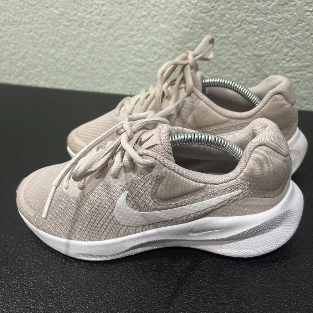 Nike Running Shoes Womens 6 Mauve Revolution 7 FB2208-007 Mesh Lace Up Sneakers